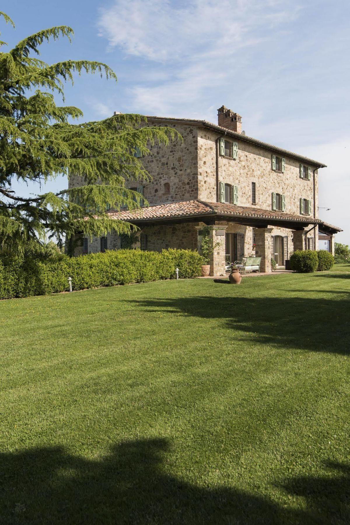 La Palazzetta Del Vescovo Pensionat Fratta Todina Exteriör bild